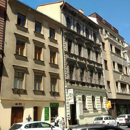 Marvelous Apartment In The Center Of Прага Екстериор снимка